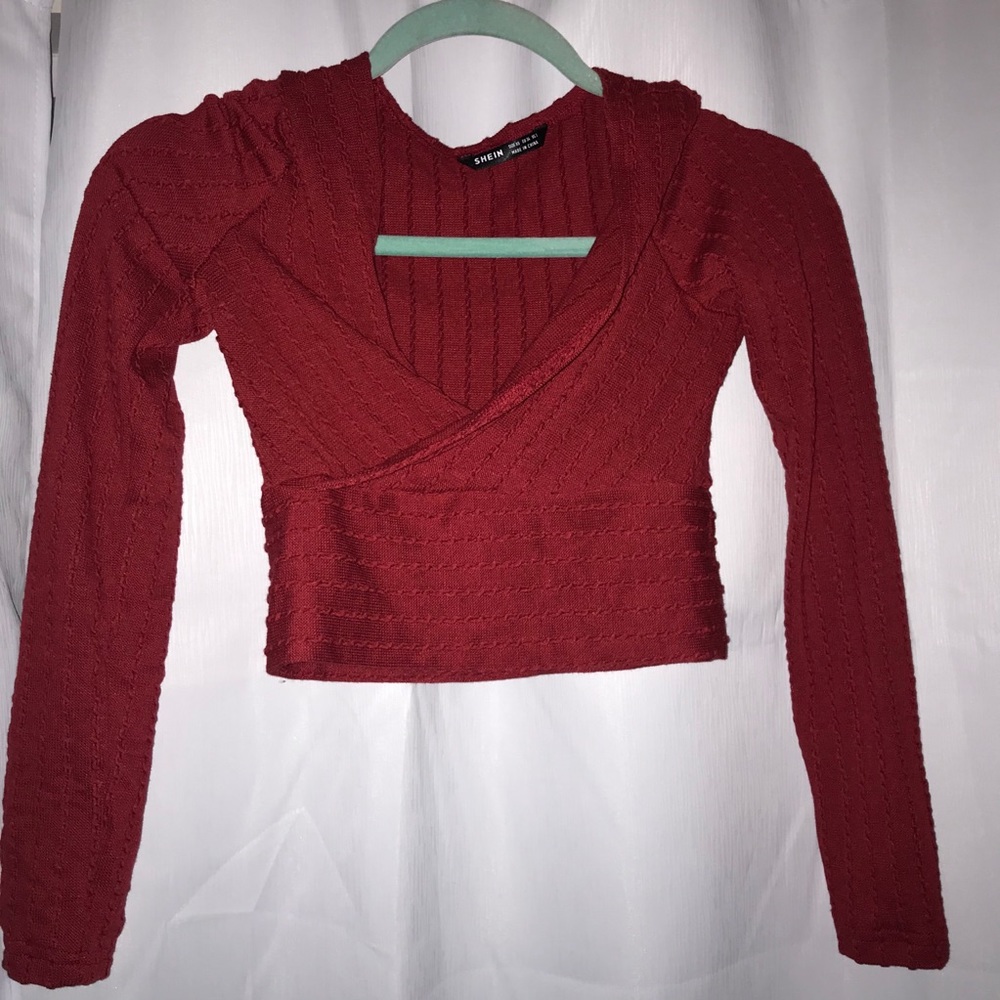 Long sleeve red top